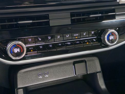 Used 2025 Honda Prologue Elite image 15