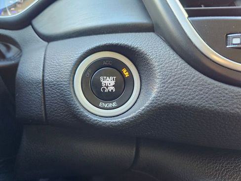 Used 2015 Chrysler 200 LX image 27