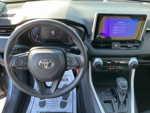 Used 2023 Toyota RAV4 LE image 5