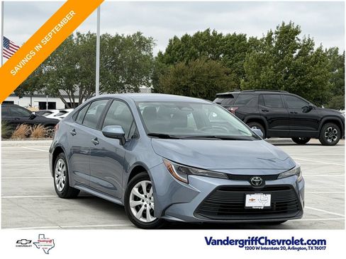 Used 2025 Toyota Corolla LE FWD image 2