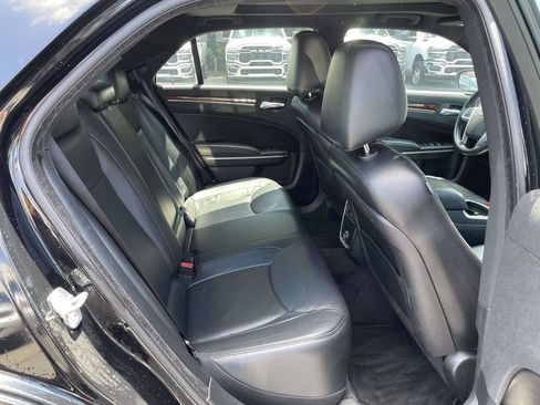 Used 2013 Chrysler 300 w/ Driver Convenience Group RWD image 18