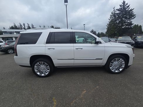 Used 2020 Cadillac Escalade Platinum AWD/4WD image 8