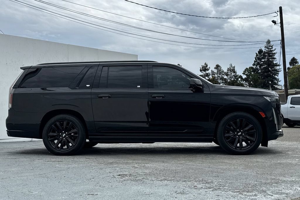 Used 2022 Cadillac Escalade ESV Sport w/ Touring Package AWD/4WD image 2