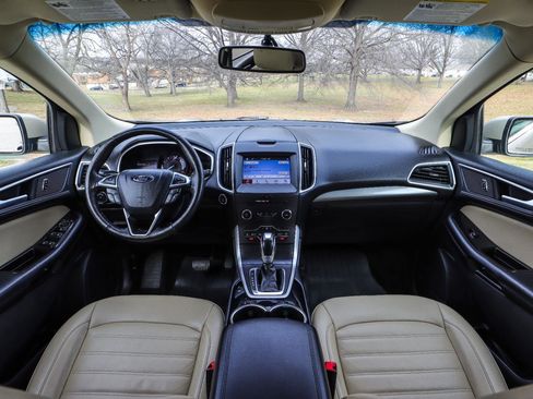 Used 2017 Ford Edge SEL w/ Equipment Group 201A image 2