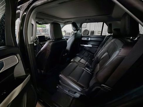 Used 2022 Ford Explorer Limited AWD/4WD image 9