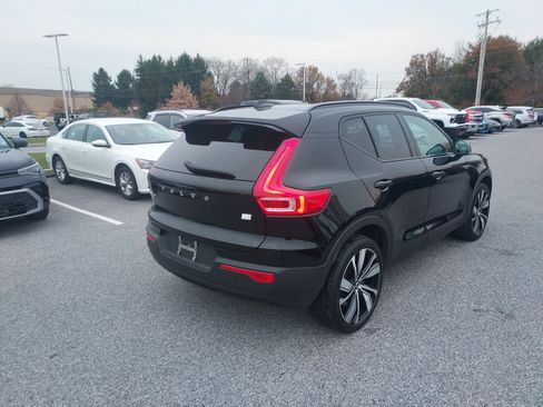 Used 2021 Volvo XC40 P8 Recharge image 5