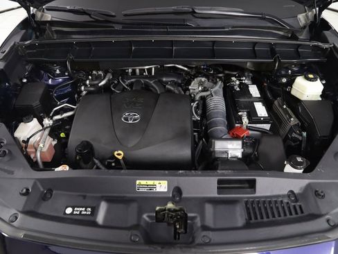 Used 2021 Toyota Highlander XLE image 51