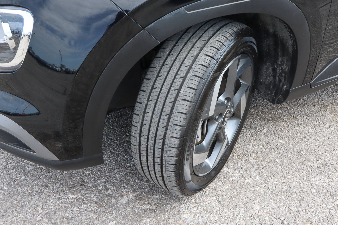 Used 2025 Hyundai Venue SEL FWD image 18
