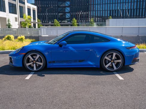 Certified 2025 Porsche 911 Carrera RWD image 2