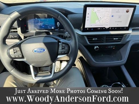 Used 2026 Ford Explorer Platinum w/ LUX Leather Package AWD/4WD image 11