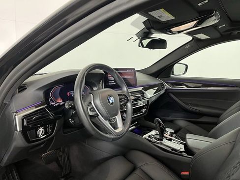 Used 2022 BMW 530i xDrive w/ Convenience Package image 9