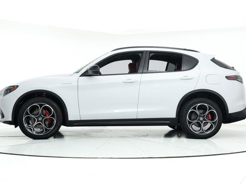 New 2025 Alfa Romeo Stelvio Sprint w/ Veloce Package image 2