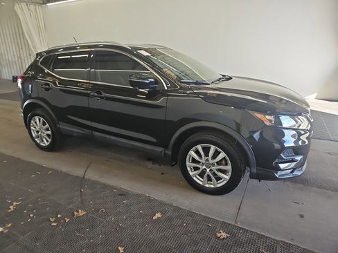 Used 2020 Nissan Rogue Sport SV w/ Technology Package image 2