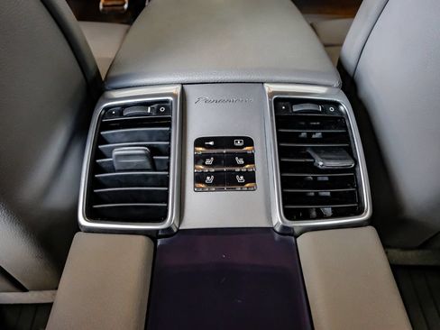 Used 2011 Porsche Panamera 4 AWD/4WD image 36