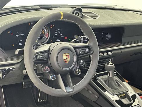 Certified 2025 Porsche 911 GT3 RS RWD image 4
