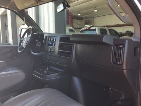 Used 2020 Chevrolet Express 2500 w/ Driver Convenience Package RWD image 12