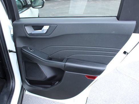 Used 2024 Ford Escape SE FWD image 16