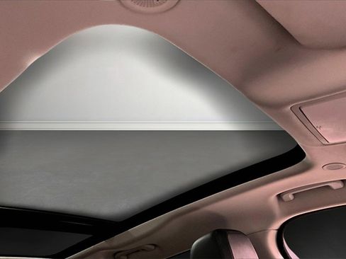 Used 2021 Jaguar F-PACE image 26