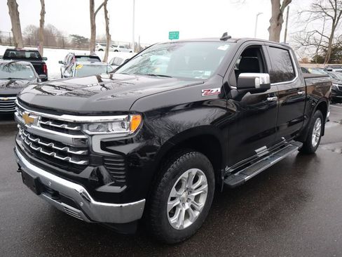 Used 2022 Chevrolet Silverado 1500 LTZ w/ LTZ Premium Package image 8