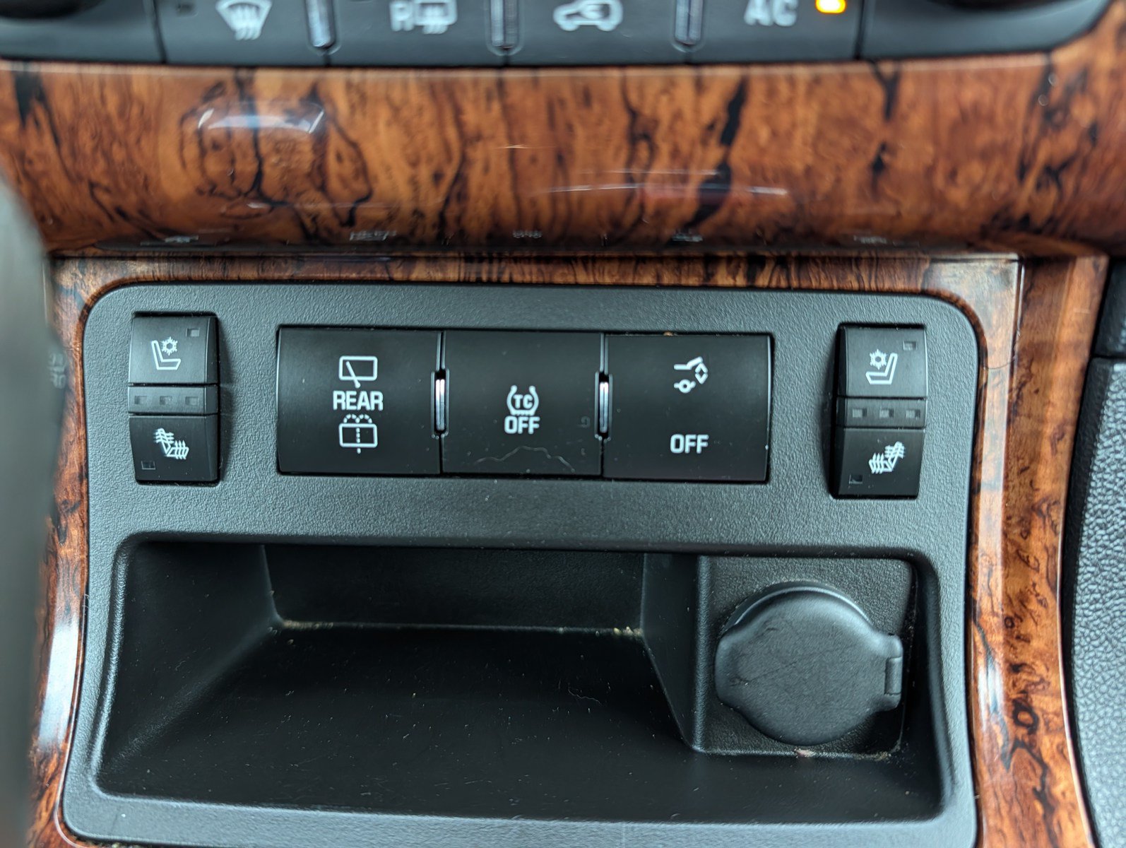 Used 2014 Chevrolet Traverse LTZ AWD/4WD image 31