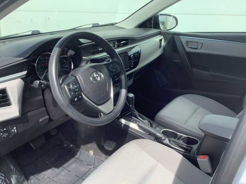 Used 2016 Toyota Corolla LE FWD image 3
