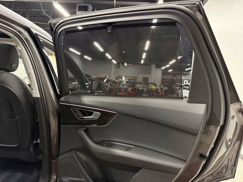 Used 2020 Audi Q7 3.0T Prestige w/ Prestige Package AWD/4WD image 28