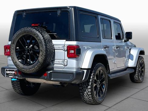 Used 2023 Jeep Wrangler Unlimited Sahara w/ Safety Group AWD/4WD image 12