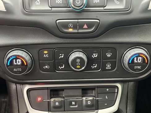 Certified 2023 GMC Terrain SLE w/ Driver Convenience Package AWD/4WD image 25