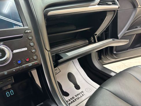 Used 2019 Ford Fusion Titanium AWD/4WD image 38