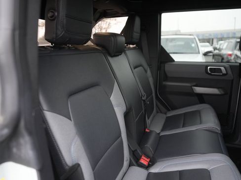 Used 2022 Ford Bronco Black Diamond w/ Sasquatch Package image 16