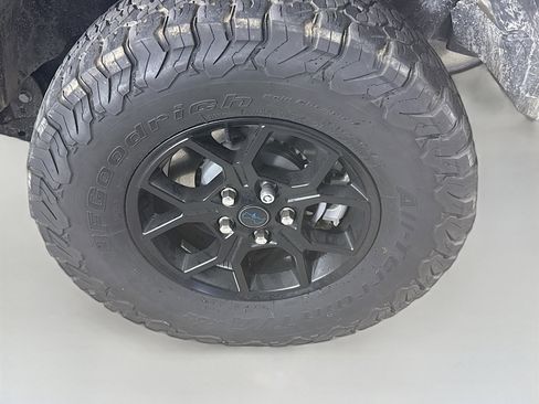 Used 2024 Jeep Wrangler Unlimited image 35