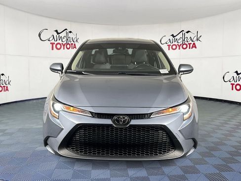 Used 2022 Toyota Corolla LE image 3
