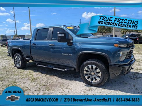 Used 2024 Chevrolet Silverado 2500 Custom w/ Custom Value Package AWD/4WD image 2
