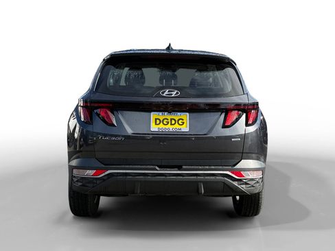 Certified 2022 Hyundai Tucson SE image 4