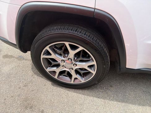 Used 2021 Jeep Grand Cherokee Limited w/ Sun & Sound Group image 5