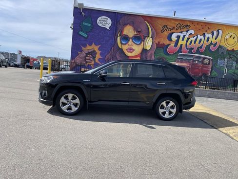 Used 2019 Toyota RAV4 Limited w/ Carpet Mat Package image 2