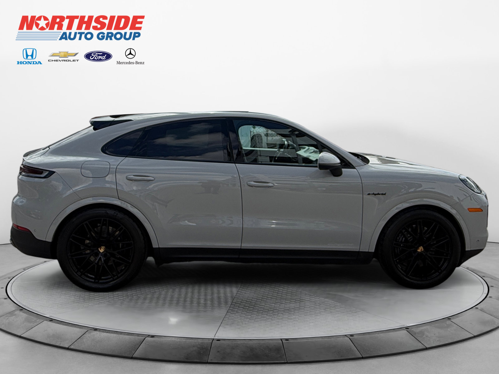 Used 2024 Porsche Cayenne Coupe AWD/4WD image 8