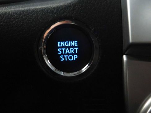 Used 2022 Toyota 4Runner SR5 AWD/4WD image 43