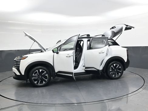 New 2026 Nissan Kicks SV w/ SV Premium Package AWD/4WD image 41