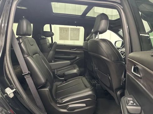 Used 2024 Jeep Grand Cherokee L Limited w/ Luxury Tech Group II AWD/4WD image 21