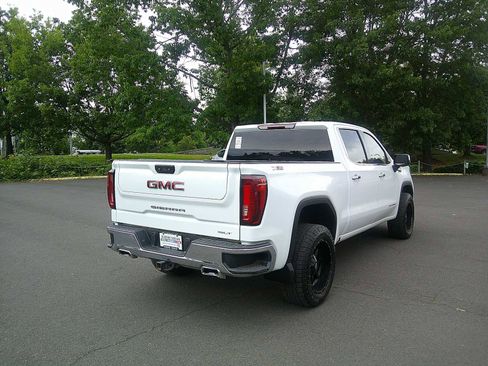 Used 2022 GMC Sierra 1500 SLT w/ X31 Off-Road Package AWD/4WD image 5