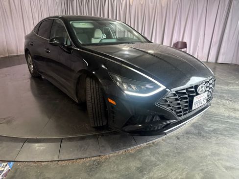Used 2022 Hyundai Sonata SEL w/ Convenience Package FWD image 3