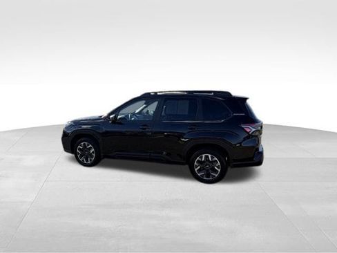 Certified 2025 Subaru Forester Premium image 7