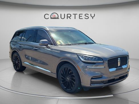 Used 2022 Lincoln Aviator Reserve w/ Equipment Group 201A RWD image 7
