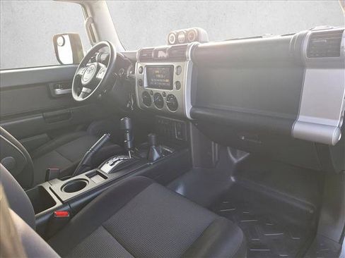 Used 2012 Toyota FJ Cruiser image 18