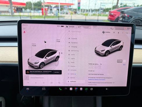 Used 2022 Tesla Model Y Long Range AWD/4WD image 13
