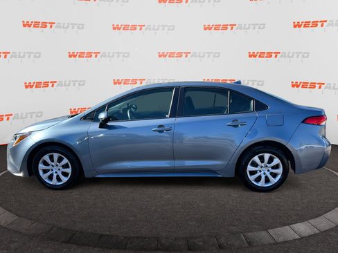Used 2023 Toyota Corolla LE FWD image 2