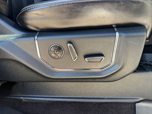 Used 2016 Ford F150 Platinum w/ Equipment Group 701A Luxury image 28