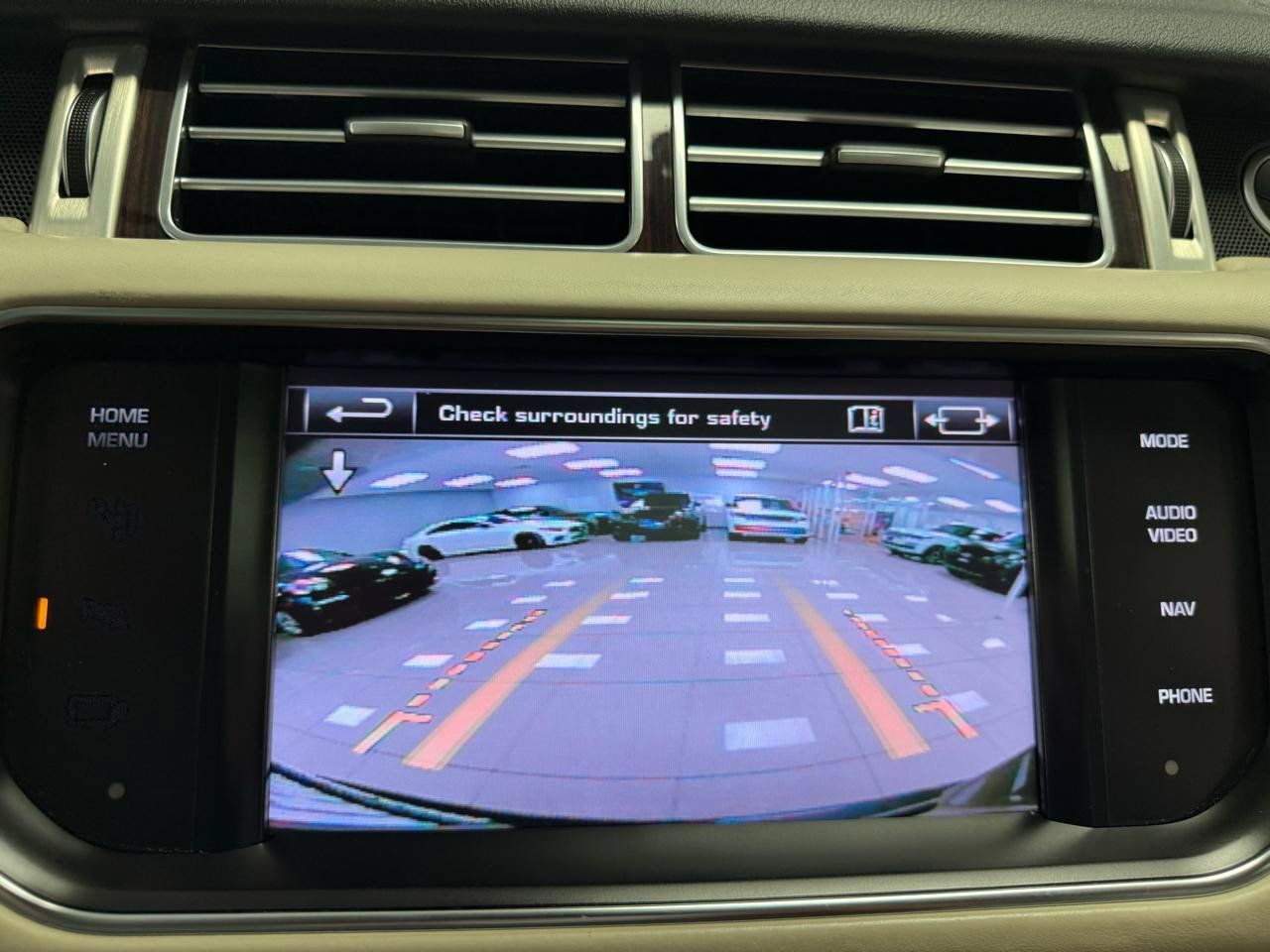 Used 2014 Land Rover Range Rover HSE AWD/4WD image 17