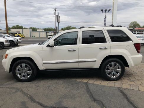 Used 2010 Jeep Grand Cherokee Limited w/ Trailer Tow Group IV AWD/4WD image 5